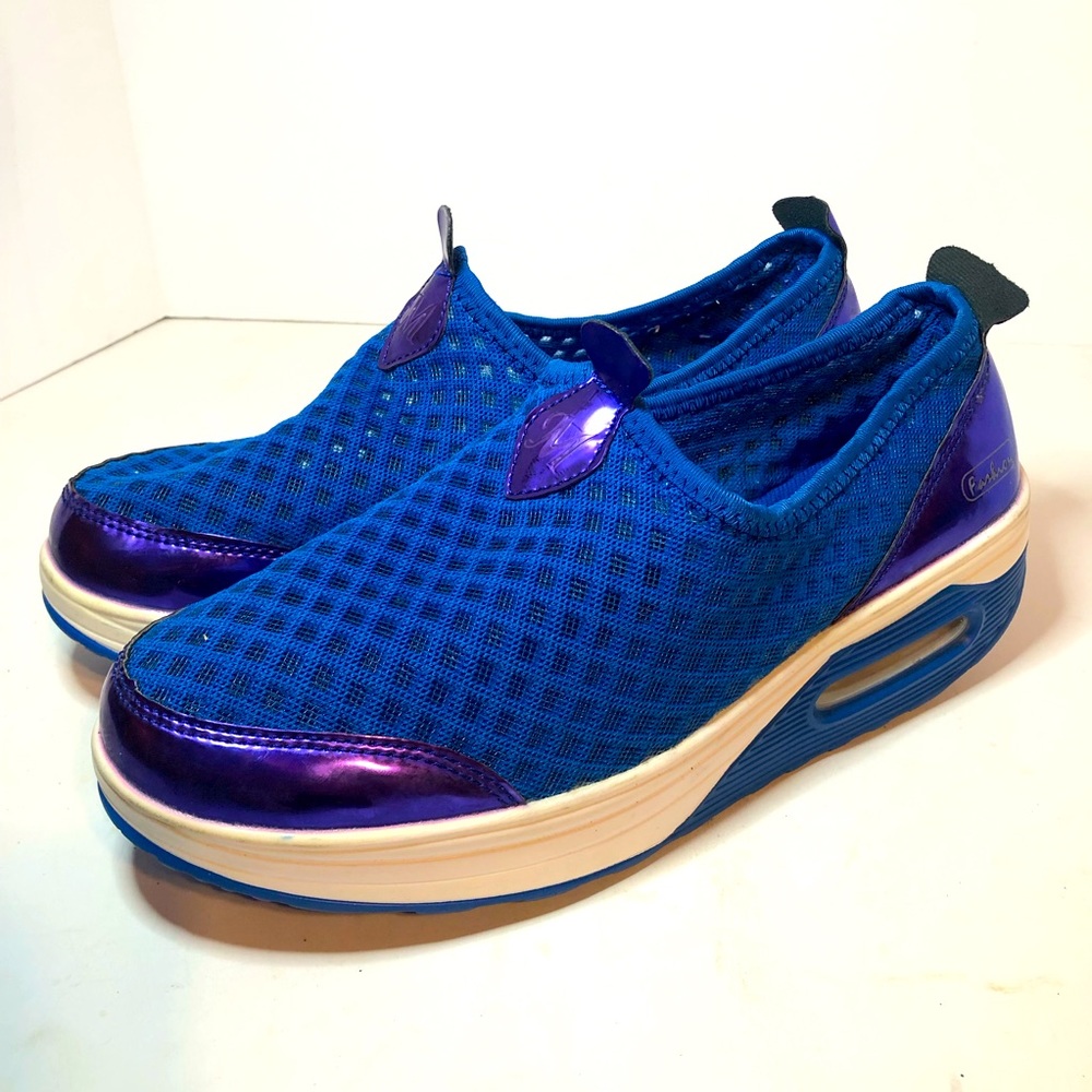 Fashion Slip On Shoes With Air Comfort Heels. Women’s Size 41. Small Stain